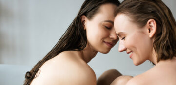 La position du ciseau pour lesbienne : une intimité à redécouvrir